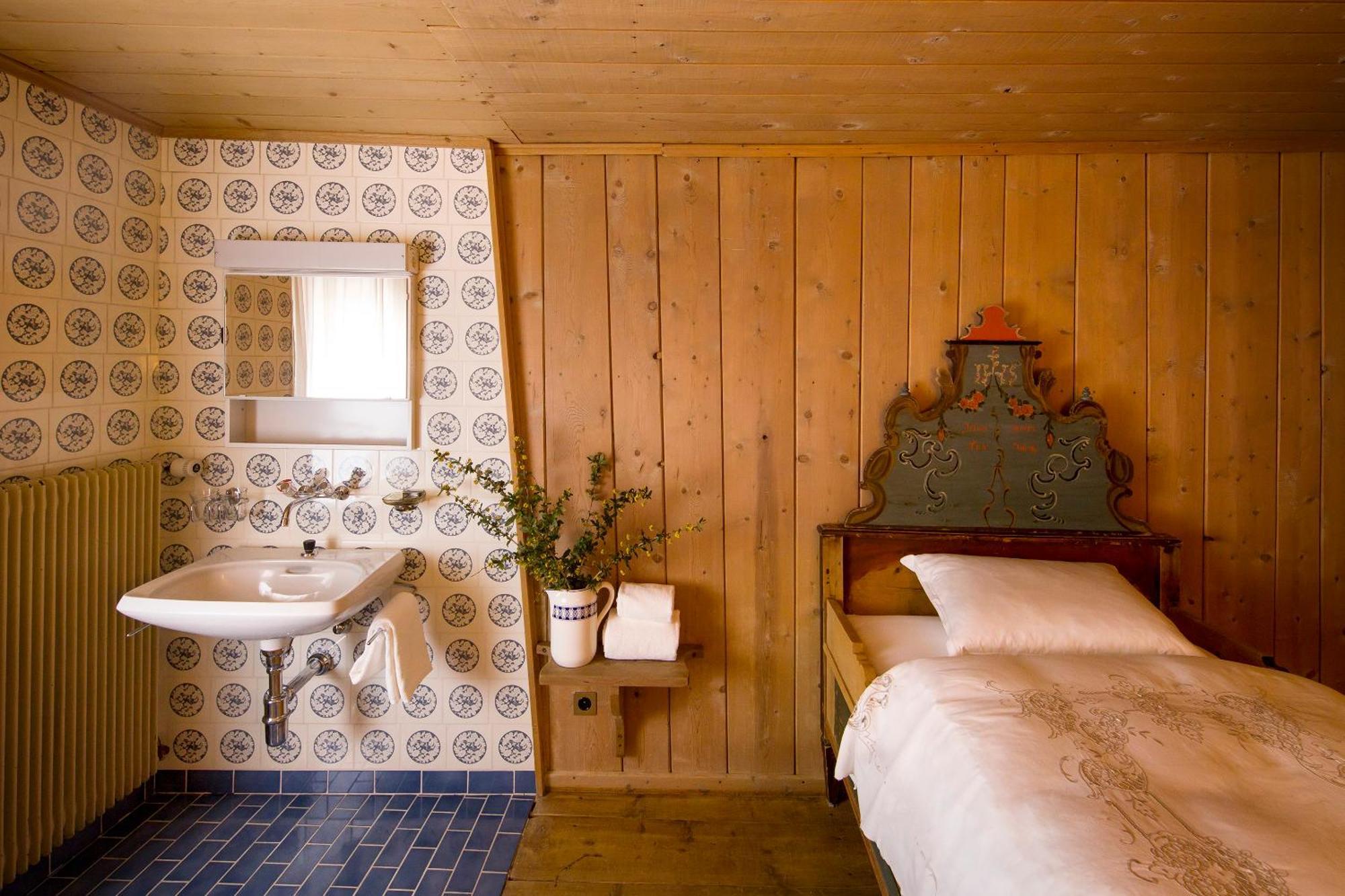 Hotel Chasa Chalavaina Müstair Δωμάτιο φωτογραφία